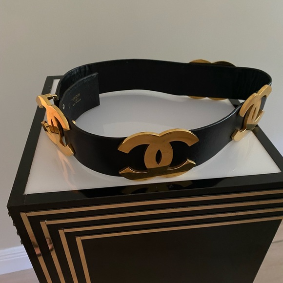 Chanel 90s Rare Runway Vintage CC Gold Belt - Picture 2 of 8